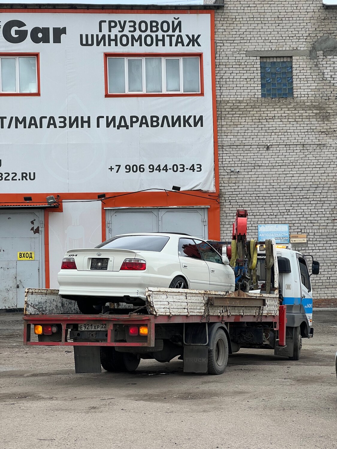 Эвакуатор с манипулятором для легковых авто